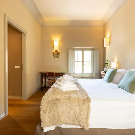 Lux Penthouse Palazzo Strozzi Floransa