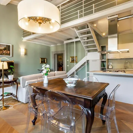 Lux Penthouse Palazzo Strozzi Floransa